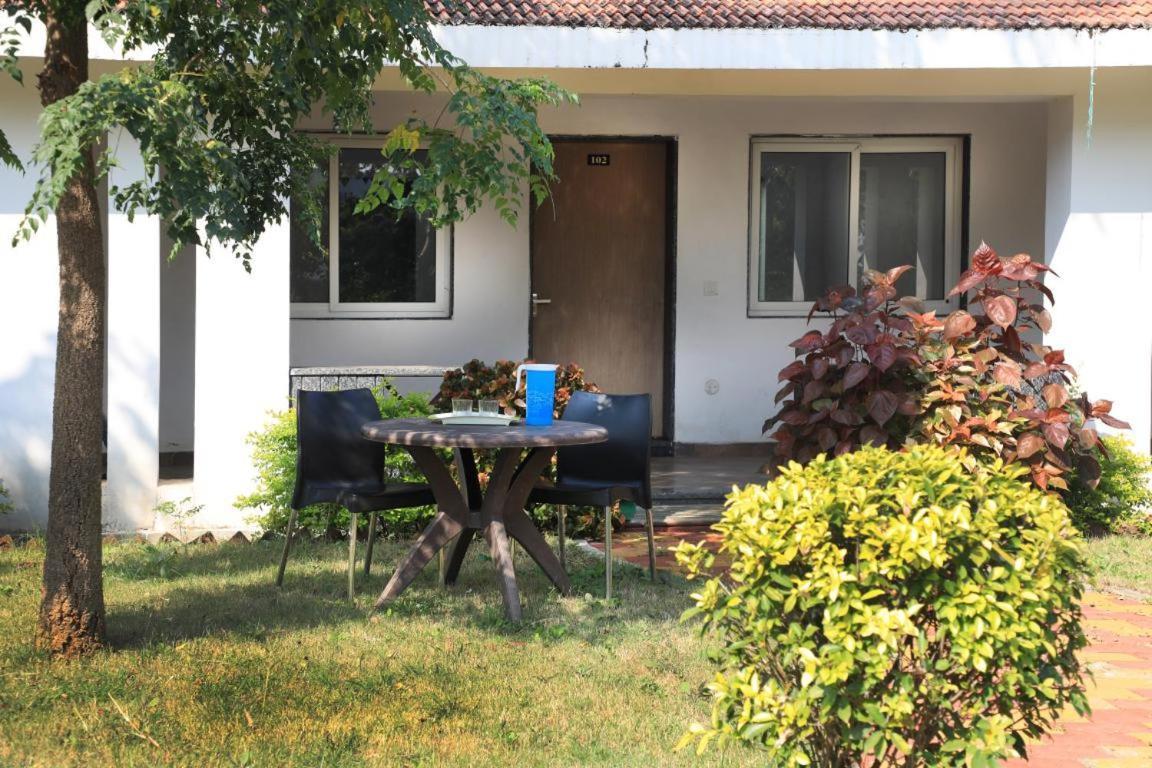 Nisarg Resort Jabalpur Exterior foto